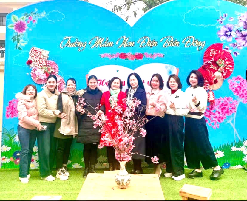 CỤM CHUYÊN MÔN SỐ 5 TỔ CHỨC SINH HOẠT CHUYÊN MÔN CỤM LẦN 1, HỌC KỲ I NĂM HỌC 2025-2026.